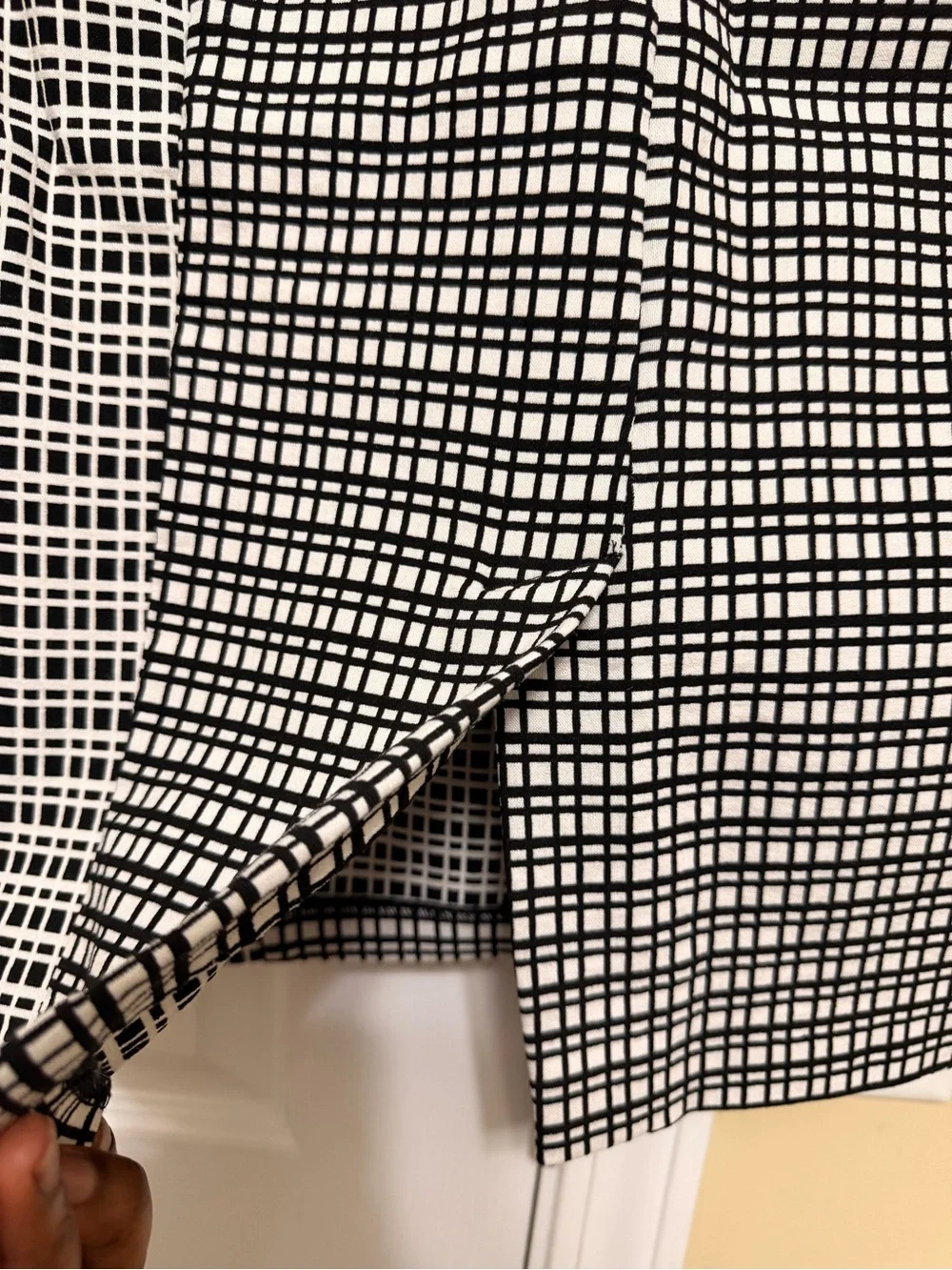 Attyre Black and White Grid Pencil Skirt